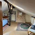 Les Casaniers, La Petite Maison