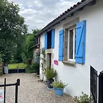 Les Casaniers, La Petite Maison